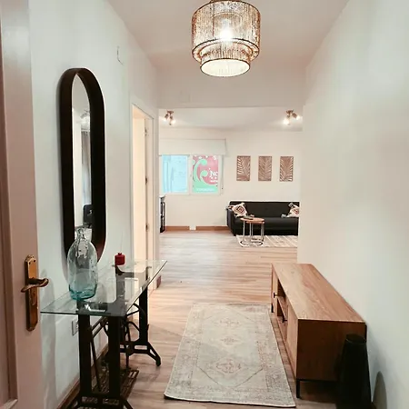 Calido En El Centro *